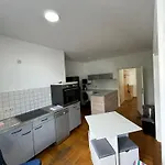 Апартаменты Monteurwohnungen - Hagemann Querfurter Str 4 *
