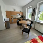 Monteurwohnungen - Hagemann Querfurter Str 4 Апартаменты