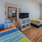 Monteurwohnungen - Hagemann Querfurter Str 4 Апартаменты Лютерштадт-Айслебен
