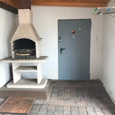 Apartment Hagemann Querfurter Str. 4 *