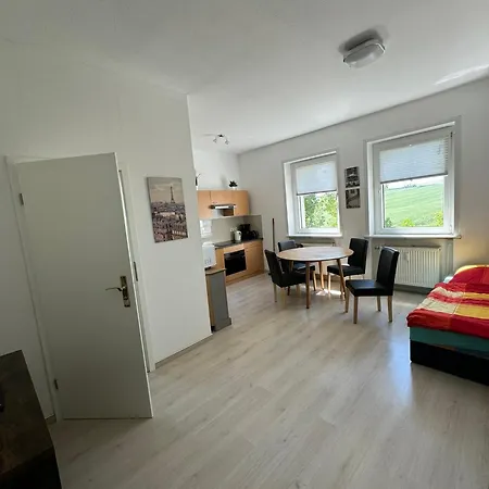 Monteurwohnungen - Hagemann Querfurter Str 4 * Lutherstadt Eisleben
