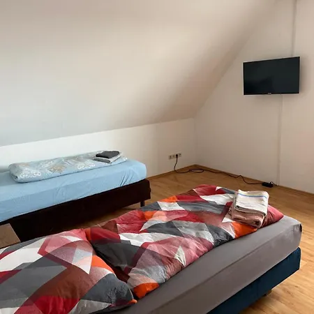 Monteurwohnungen - Hagemann Querfurter Str 4 *