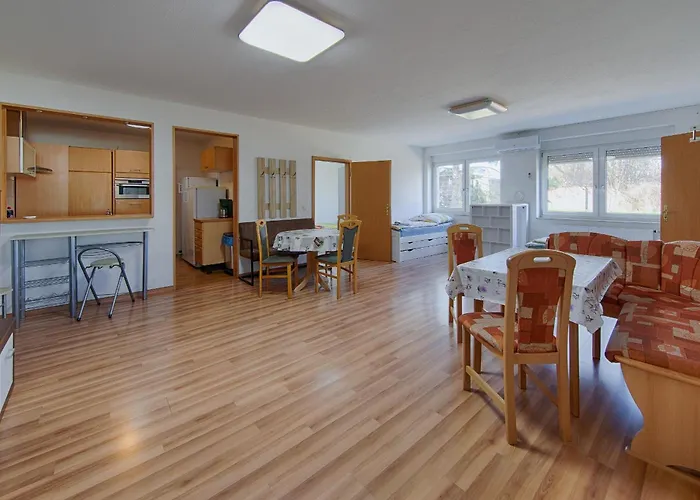 Hagemann Querfurter Str. 4 *