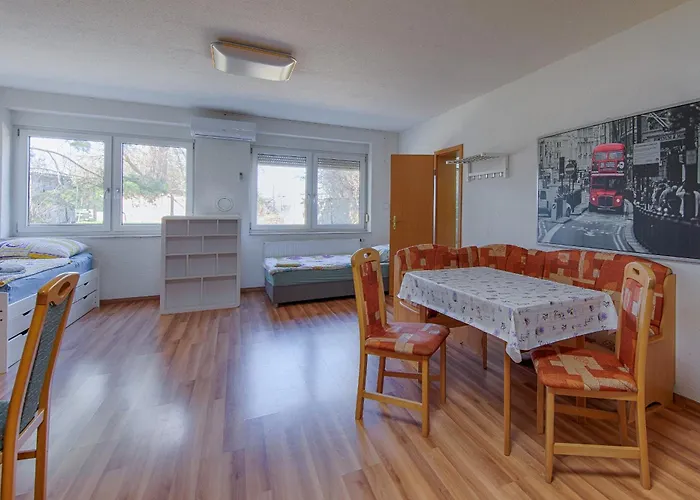 Hagemann Querfurter Str. 4 *